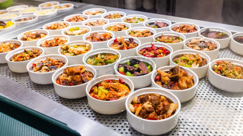 零食批发：厂家直销与代工生产的区别解析