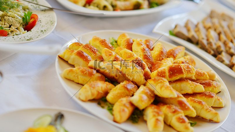 火锅食材批发，如何选择优质供应商与配送服务？**